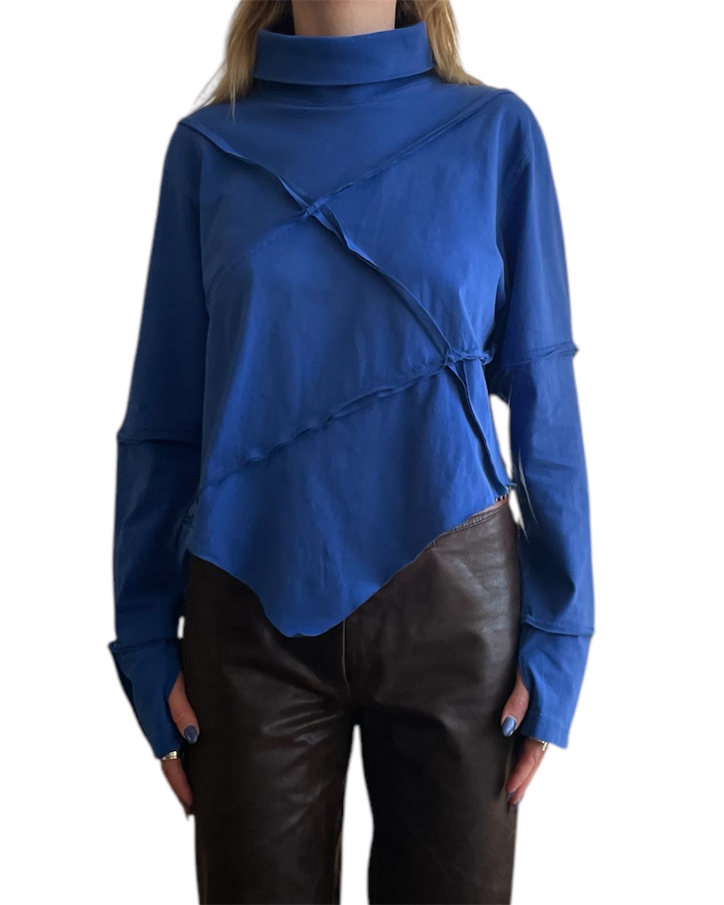 OPEN CUT TURTLENECK