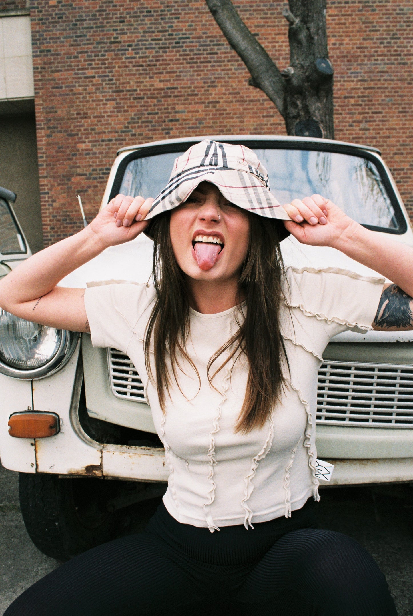 SCALLOPED T-SHIRT